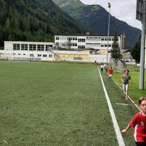 Kinder laufen für Kinder 8