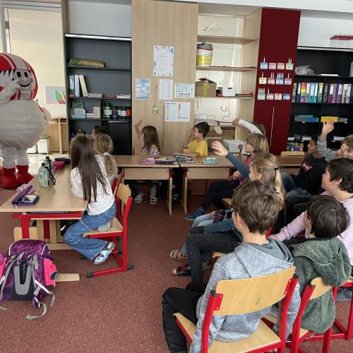 3. und 4. Schulstufe Besuch von Helmi