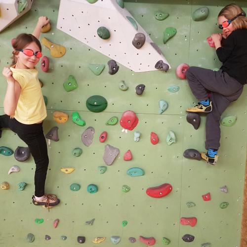 Blind bouldern 1. Schulstufe 