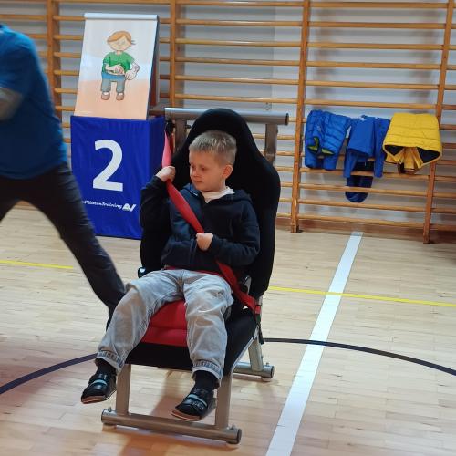 Anschnallen mit Sitzerhöhung