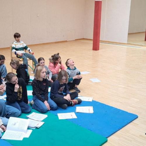 Mittelschule 4