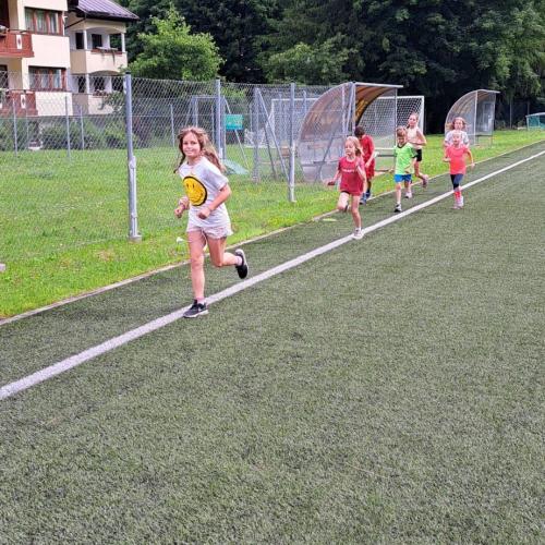 Kinder laufen für Kinder 10