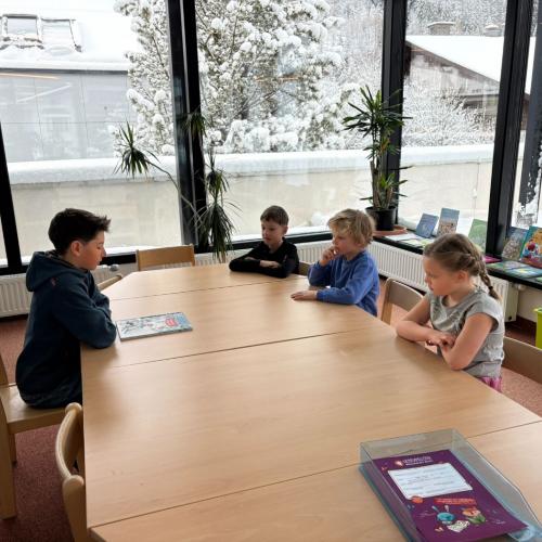 Mittelschüler lesen vor 2