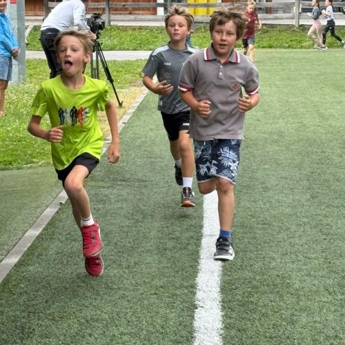 Kinder laufen für Kinder 9
