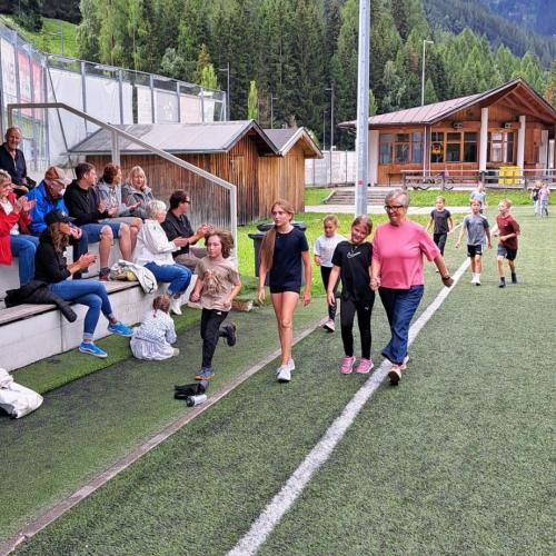 Kinder laufen für Kinder 1