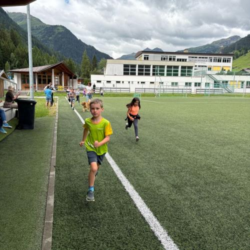 Kinder laufen für Kinder 2