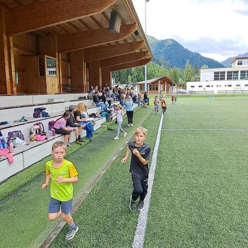 Kinder laufen für Kinder 3