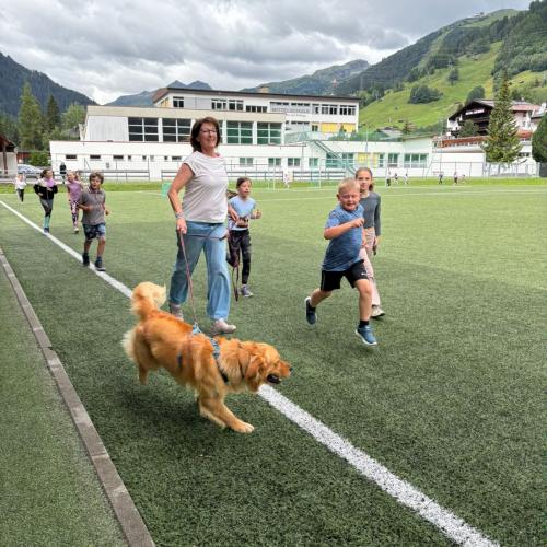 Kinder laufen für Kinder 4